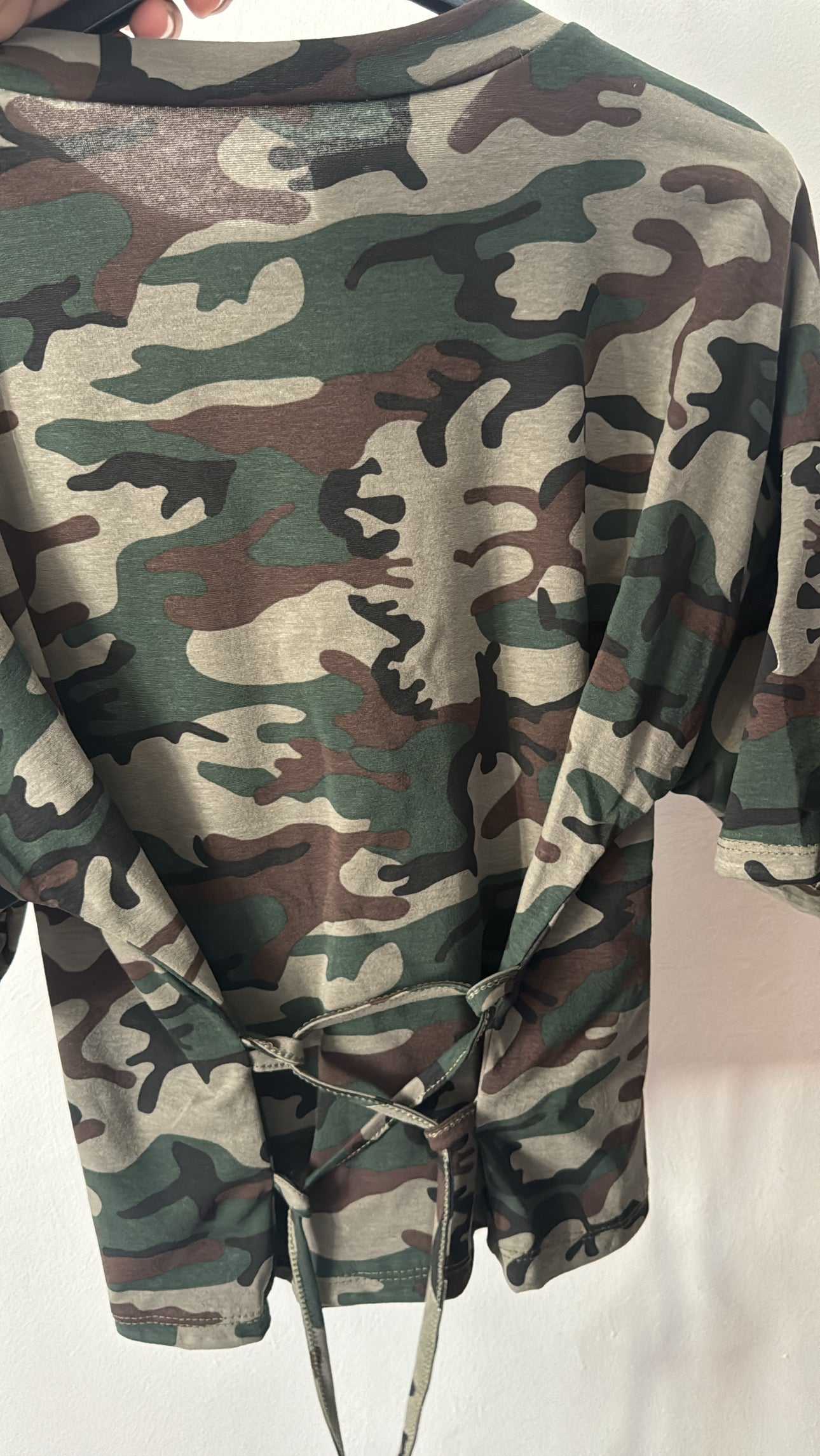 T-shirt stringhe